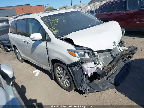 5TDDZ3DC8HS166269 2017 TOYOTA SIENNA - Image 1