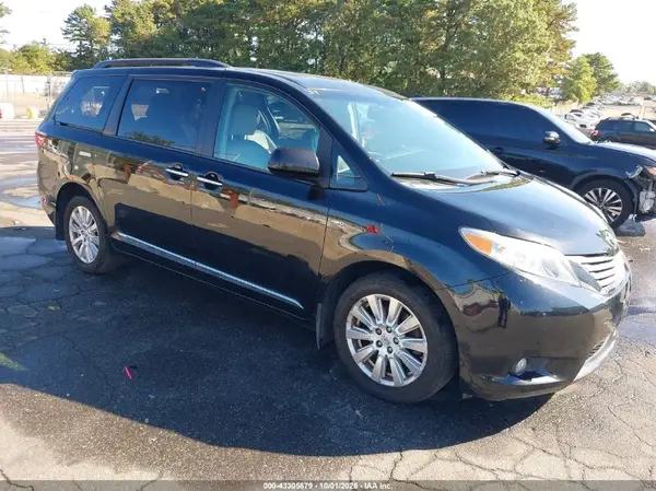 5TDDZ3DC8HS169740 2017 TOYOTA SIENNA - Image 1