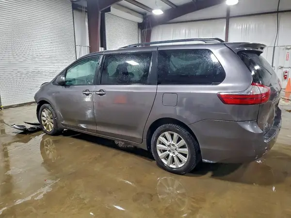 5TDDZ3DC8HS171150 2017 TOYOTA SIENNA - Image 2