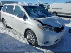 5TDDZ3DC8HS173593 2017 TOYOTA SIENNA
