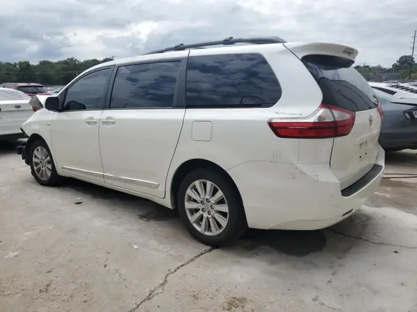 5TDDZ3DC8HS178602 2017 TOYOTA SIENNA - Image 2