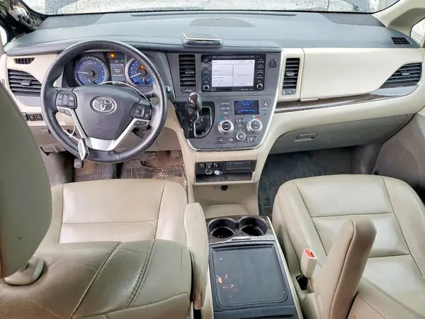 5TDDZ3DC8JS191033 2018 TOYOTA SIENNA - Image 8