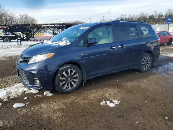 5TDDZ3DC8JS196832 2018 TOYOTA SIENNA - Image 1