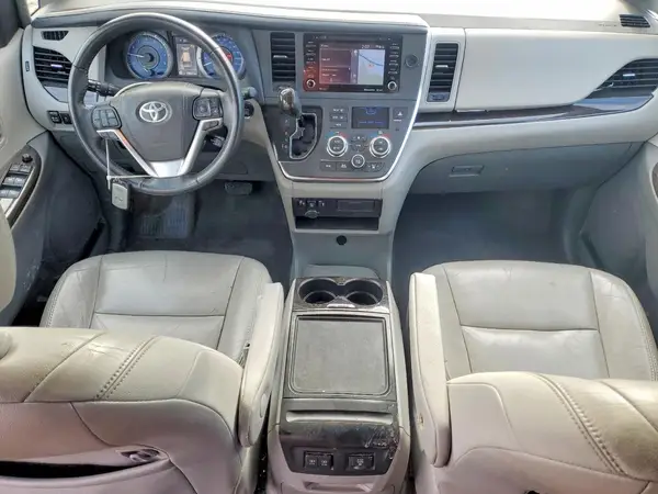 5TDDZ3DC8JS196832 2018 TOYOTA SIENNA - Image 8