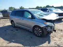 5TDDZ3DC8JS198192 2018 TOYOTA SIENNA