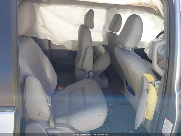 5TDDZ3DC8JS198192 2018 TOYOTA SIENNA - Image 8