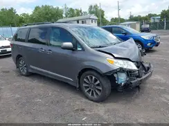5TDDZ3DC8JS202502 2018 TOYOTA SIENNA