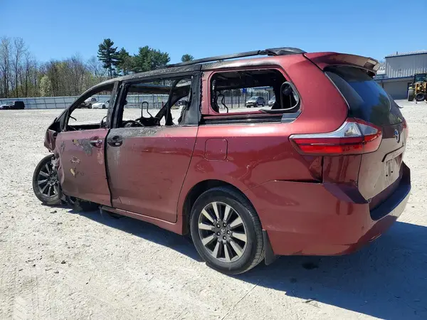 5TDDZ3DC8JS209028 2018 TOYOTA SIENNA - Image 2