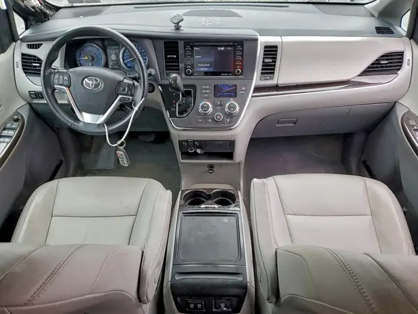 5TDDZ3DC8KS211900 2019 TOYOTA SIENNA - Image 8