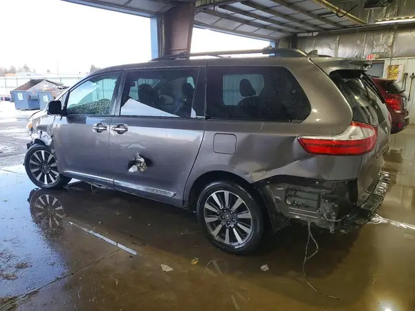 5TDDZ3DC8KS219852 2019 TOYOTA SIENNA - Image 2