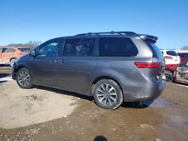 5TDDZ3DC8LS230674 2020 TOYOTA SIENNA - Image 2