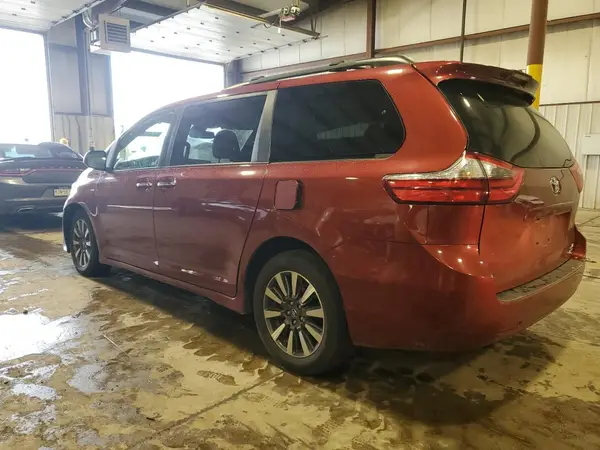 5TDDZ3DC8LS236152 2020 TOYOTA SIENNA - Image 2