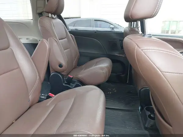5TDDZ3DC8LS241478 2020 TOYOTA SIENNA - Image 8