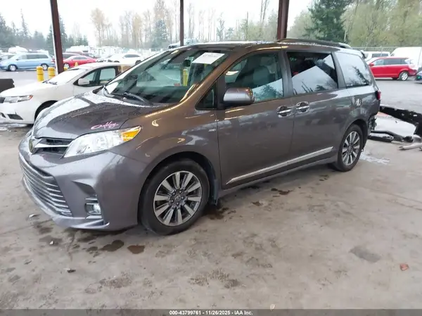 5TDDZ3DC8LS247894 2020 TOYOTA SIENNA - Image 2