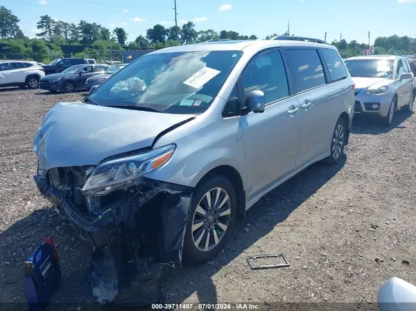 5TDDZ3DC8LS251783 2020 TOYOTA SIENNA - Image 2