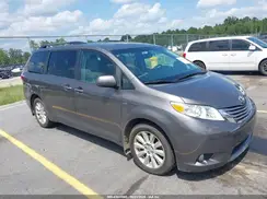 5TDDZ3DC9HS146886 2017 TOYOTA SIENNA