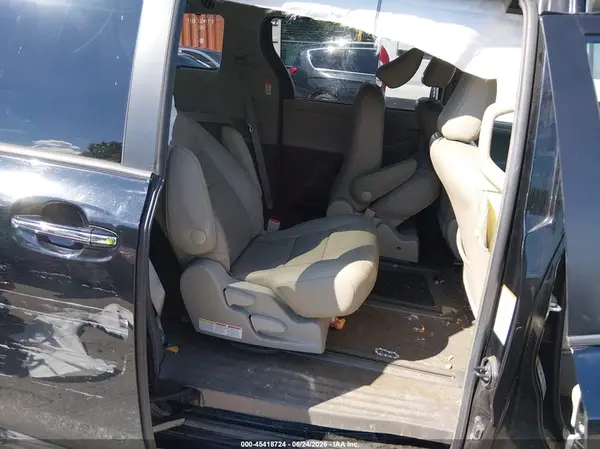 5TDDZ3DC9HS152641 2017 TOYOTA SIENNA - Image 8