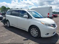5TDDZ3DC9HS156334 2017 TOYOTA SIENNA