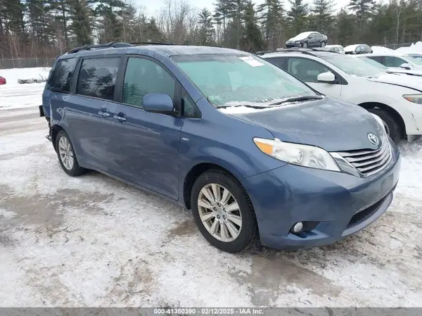 5TDDZ3DC9HS159153 2017 TOYOTA SIENNA - Image 1