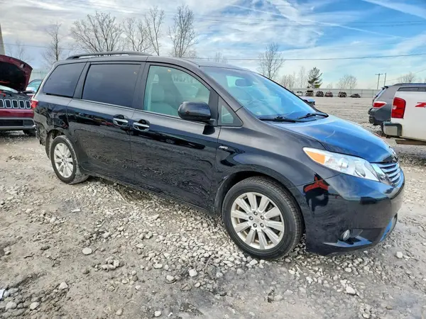 2017 TOYOTA SIENNA COPART lot 78289605 auction photo 4