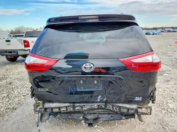 2017 TOYOTA SIENNA COPART lot 78289605 auction photo 6