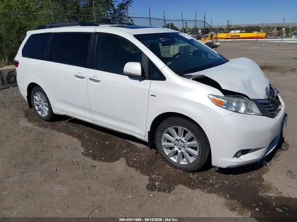 5TDDZ3DC9HS166071 2017 TOYOTA SIENNA - Image 1