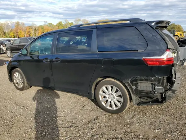 5TDDZ3DC9HS177278 2017 TOYOTA SIENNA - Image 2
