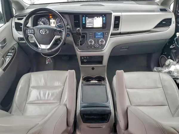 5TDDZ3DC9HS179645 2017 TOYOTA SIENNA - Image 8