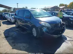 5TDDZ3DC9HS184621 2017 TOYOTA SIENNA