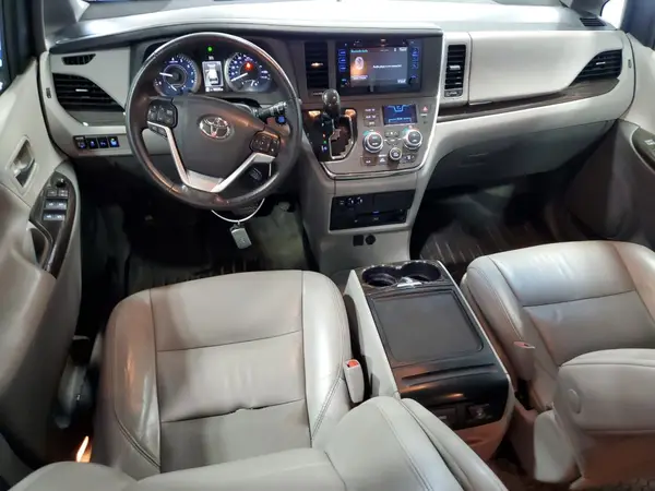 5TDDZ3DC9HS187728 2017 TOYOTA SIENNA - Image 8