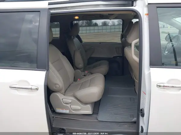 5TDDZ3DC9JS188884 2018 TOYOTA SIENNA - Image 8