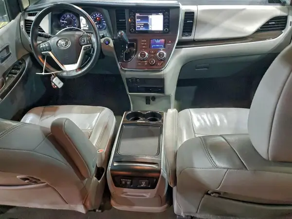 5TDDZ3DC9JS194667 2018 TOYOTA SIENNA - Image 8