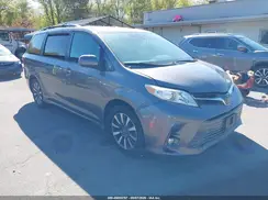 5TDDZ3DC9JS194880 2018 TOYOTA SIENNA