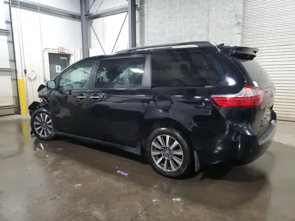 5TDDZ3DC9JS202900 2018 TOYOTA SIENNA - Image 2