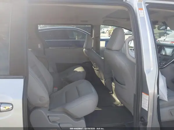 5TDDZ3DC9JS205327 2018 TOYOTA SIENNA - Image 8