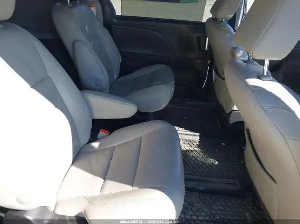 5TDDZ3DC9JS206879 2018 TOYOTA SIENNA - Image 8