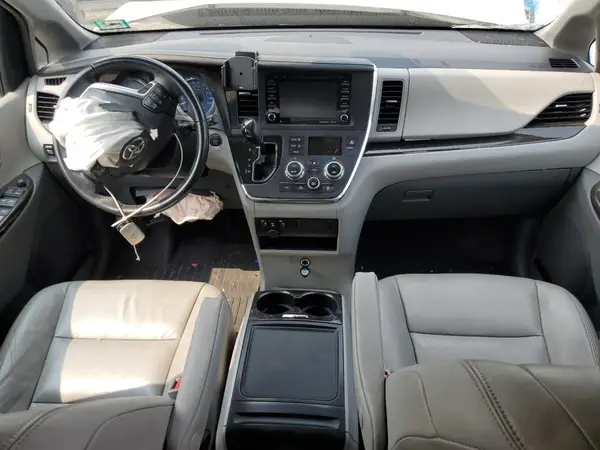 5TDDZ3DC9JS207675 2018 TOYOTA SIENNA - Image 8