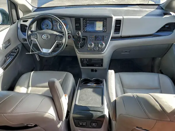 5TDDZ3DC9JS209779 2018 TOYOTA SIENNA - Image 8
