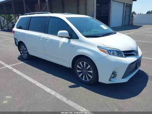5TDDZ3DC9KS215132 2019 TOYOTA SIENNA - Image 1