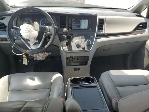 5TDDZ3DC9KS218127 2019 TOYOTA SIENNA - Image 8