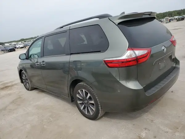 5TDDZ3DC9KS220525 2019 TOYOTA SIENNA - Image 2