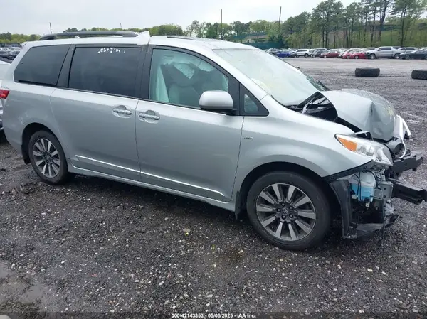5TDDZ3DC9KS226549 2019 TOYOTA SIENNA - Image 1