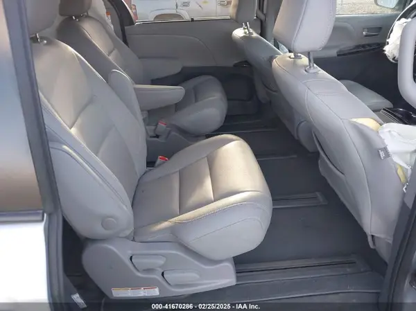 5TDDZ3DC9LS232501 2020 TOYOTA SIENNA - Image 8