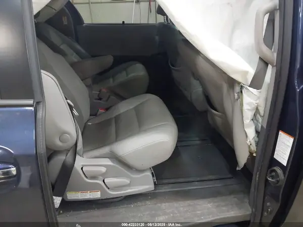 5TDDZ3DC9LS240677 2020 TOYOTA SIENNA - Image 8