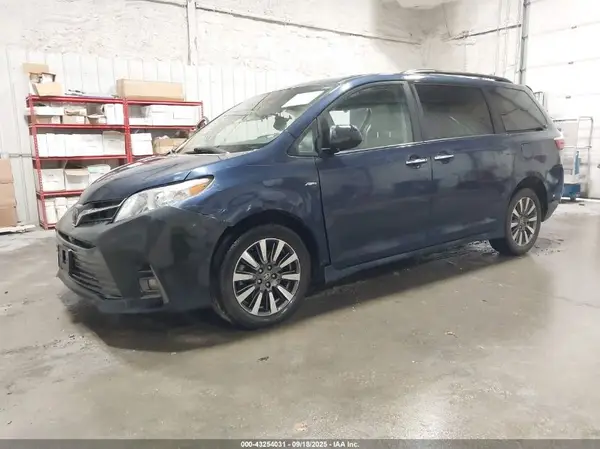 5TDDZ3DC9LS246480 2020 TOYOTA SIENNA - Image 2