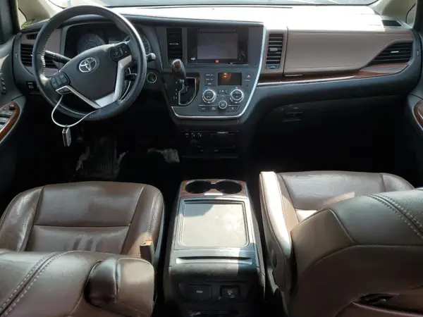 5TDDZ3DCXHS154284 2017 TOYOTA SIENNA - Image 8