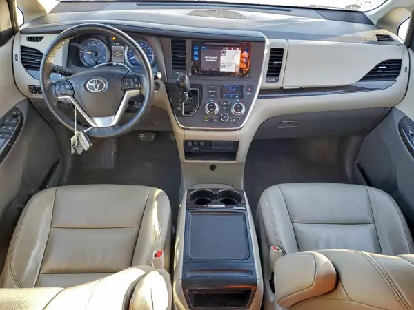 5TDDZ3DCXHS155578 2017 TOYOTA SIENNA - Image 8