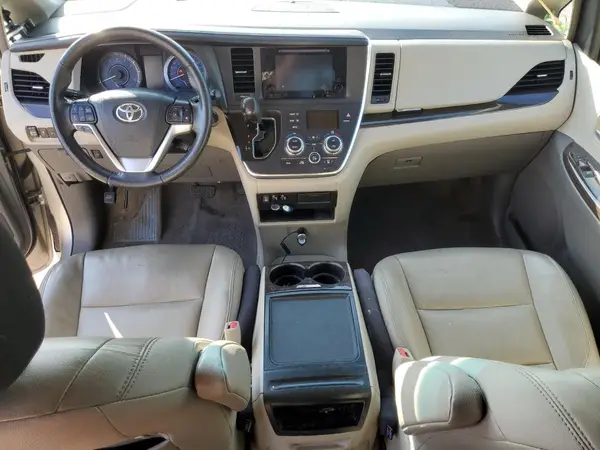 5TDDZ3DCXHS158304 2017 TOYOTA SIENNA - Image 8