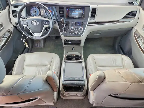 5TDDZ3DCXHS166273 2017 TOYOTA SIENNA - Image 8