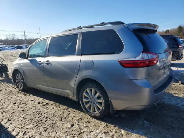 5TDDZ3DCXHS173367 2017 TOYOTA SIENNA - Image 2